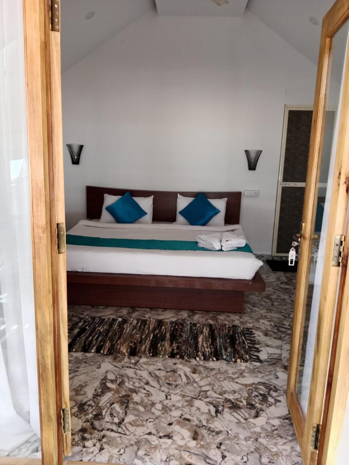 Silent Waves Hotel Agonda Room photo